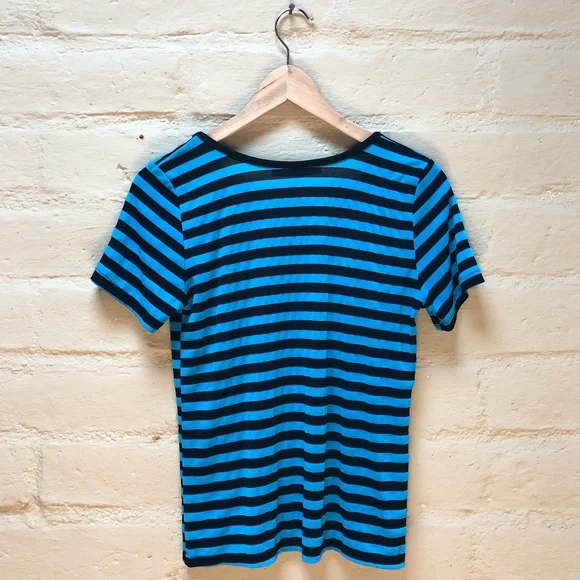 ❤️‍🔥SOLD❤️‍🔥 🔹VTG Striped Top🔹 - Picture 7 of 8